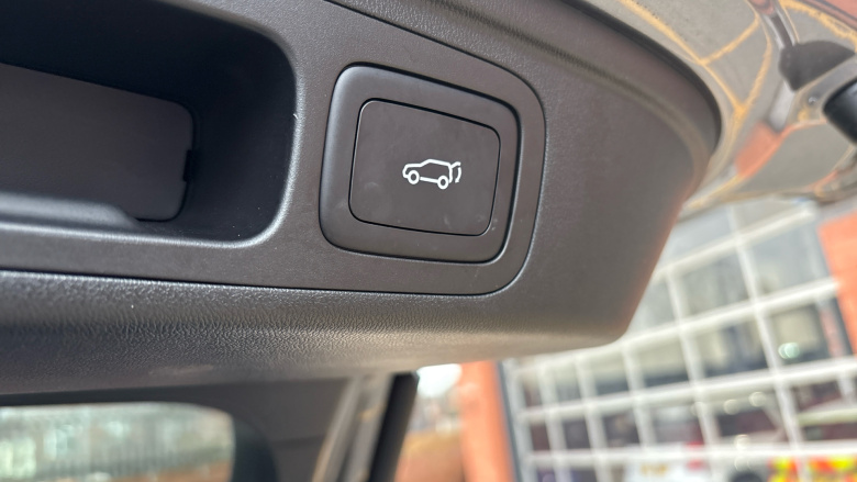 MG HS 1.5 T-GDI Trophy 5dr DCT Petrol Hatchback